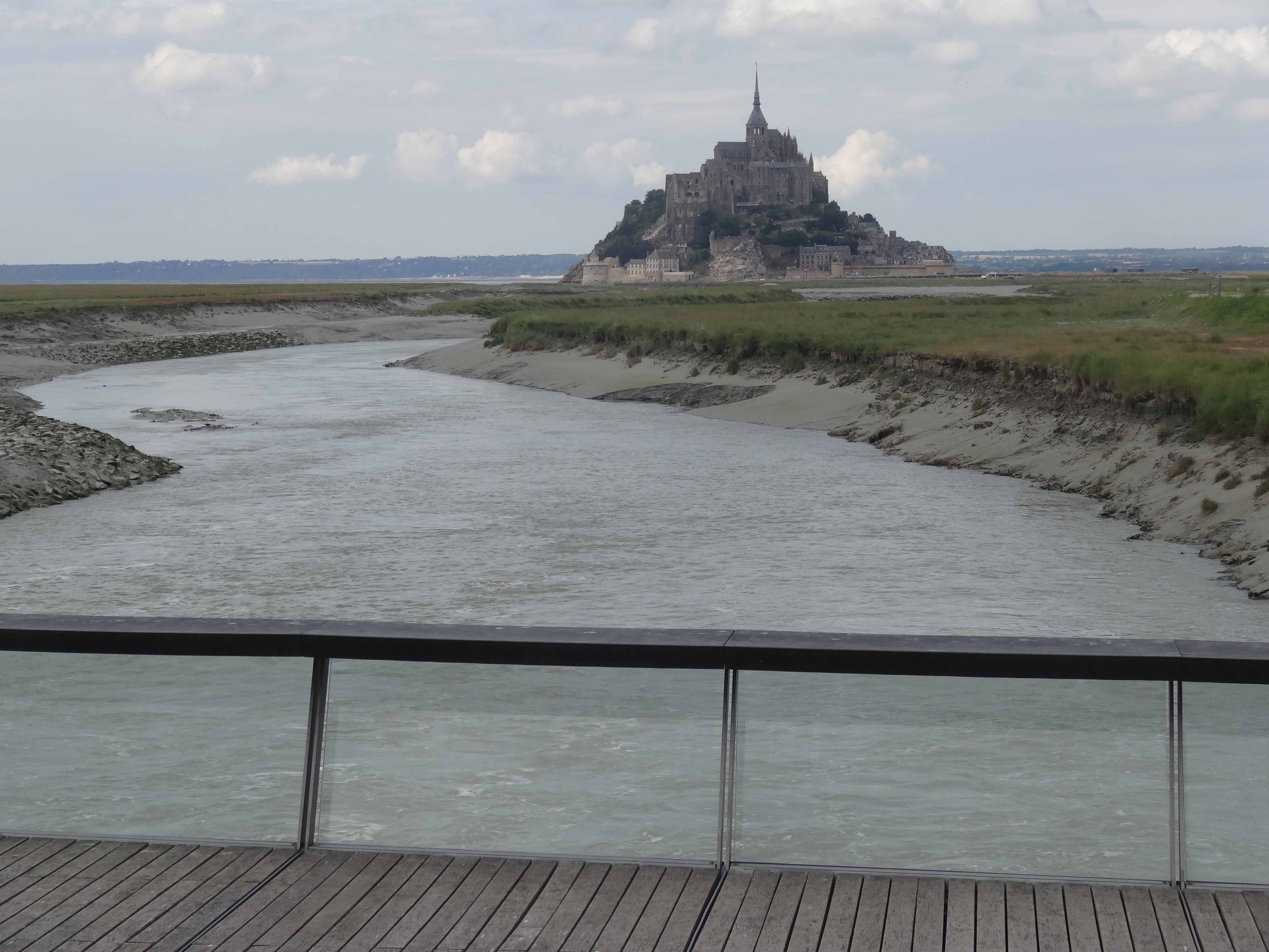 Le Couesnon avec le Mont Saint-Michel en arrière-plan